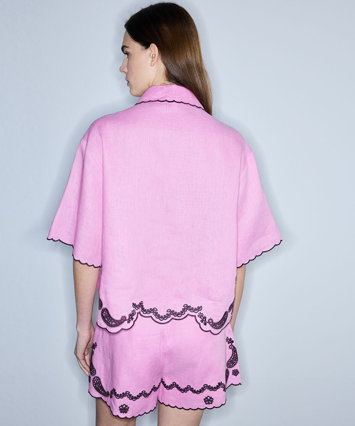 Zoomed Linen Shirt with Contrast Embroidery