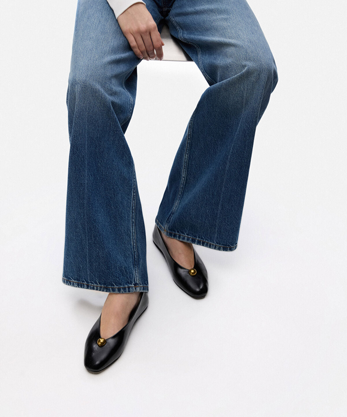 Zoomed Buckle Ballet Flats
