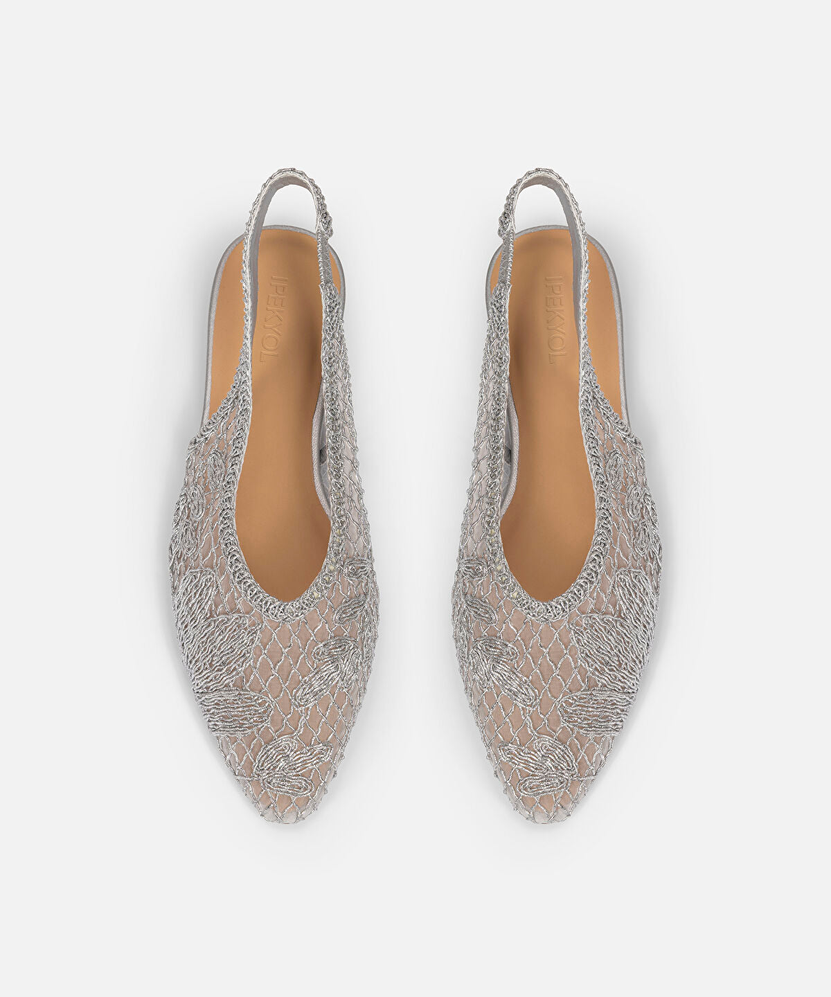 Zoomed Embroidered Flats