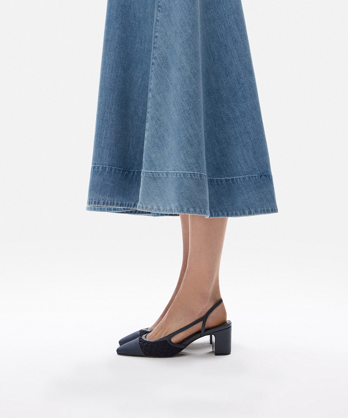 Zoomed Contrast-Textured Slingback Heels