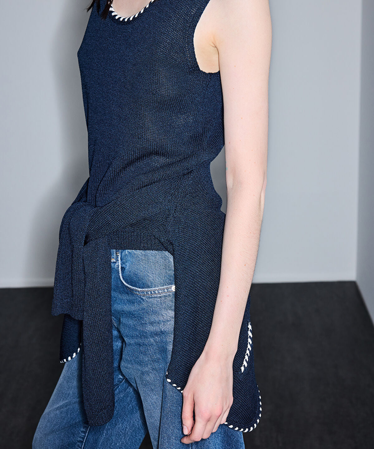 Zoomed Knit Top with Contrast Piping
