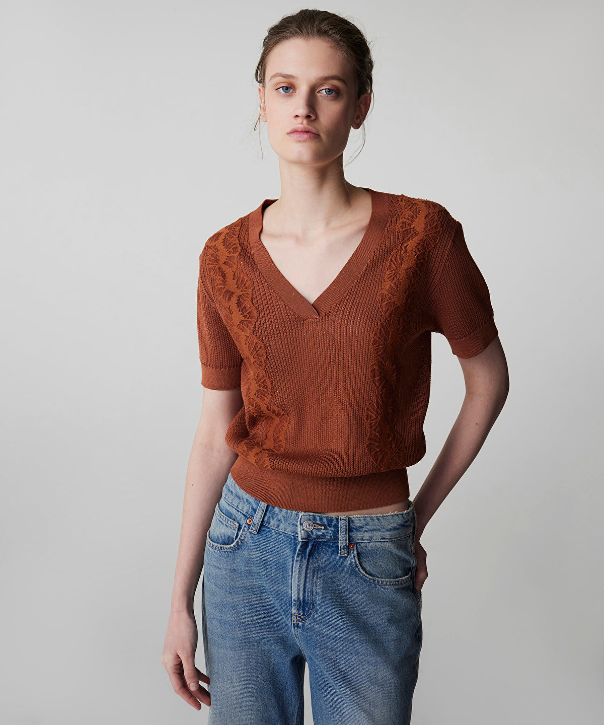 Zoomed Emboridered Knit Top