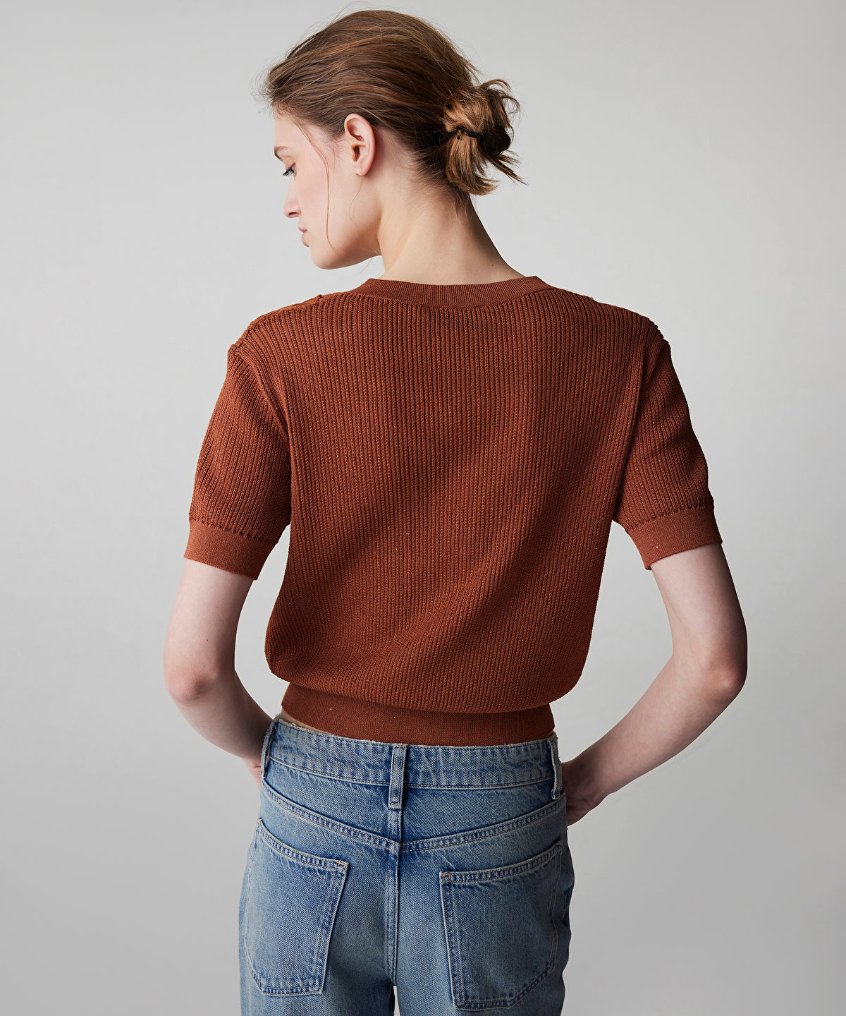Zoomed Emboridered Knit Top
