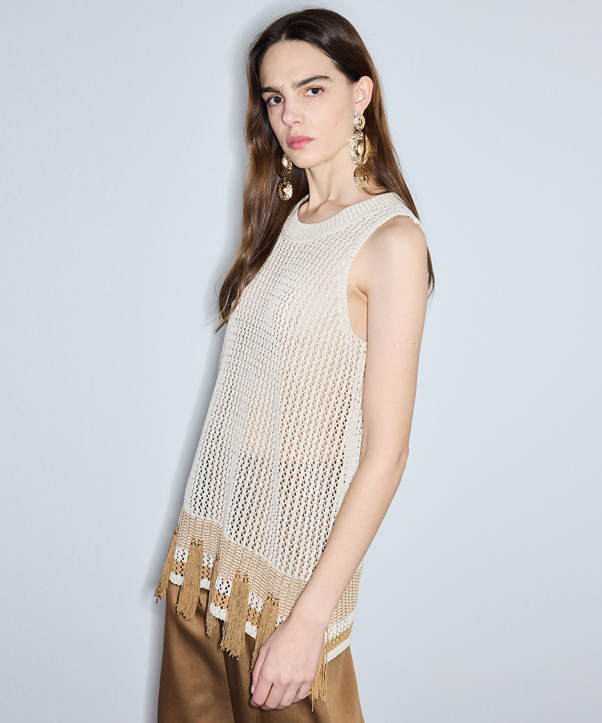 Zoomed Openwork Knit Top with Fringes  