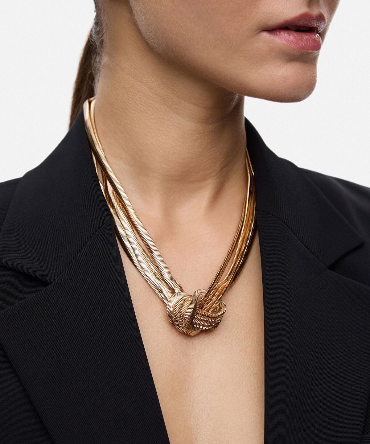 Zoomed Knotted Chain Necklace