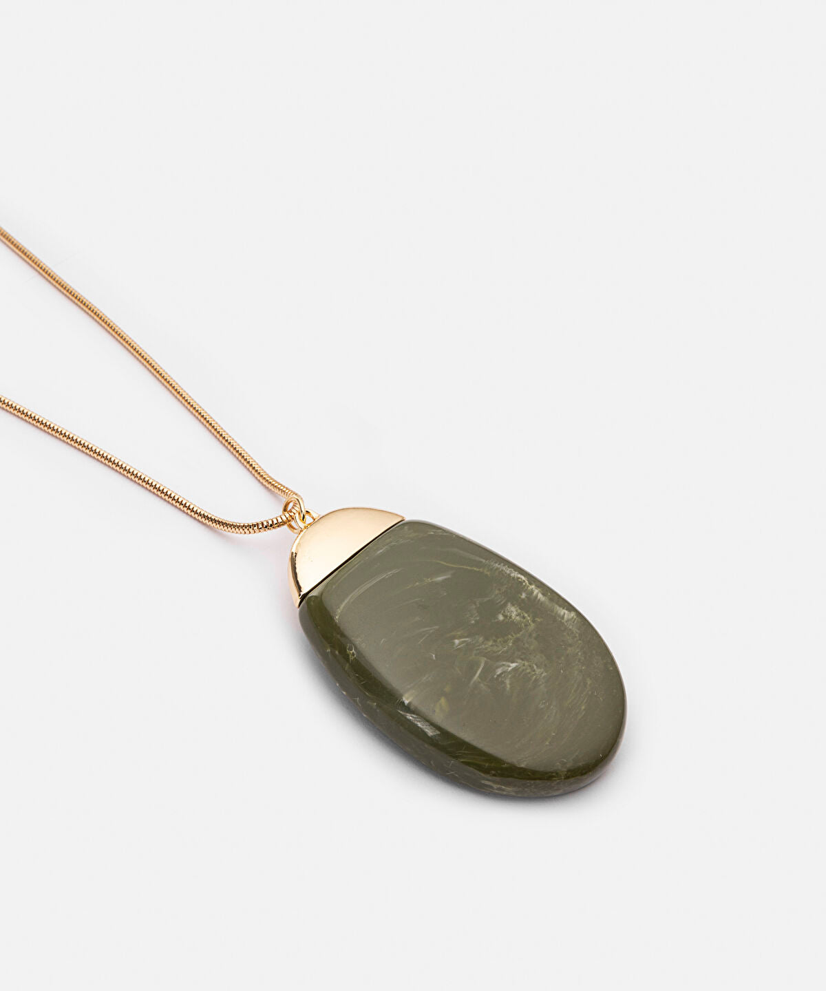 Zoomed Resin Pendant Long Necklace