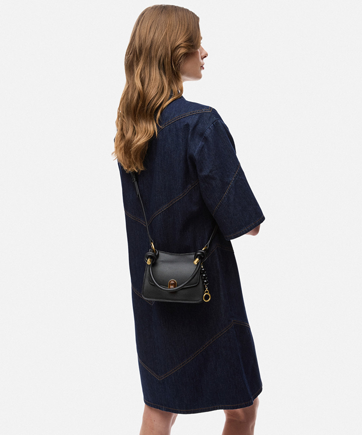 Zoomed Bambella The Knot Strap Bag