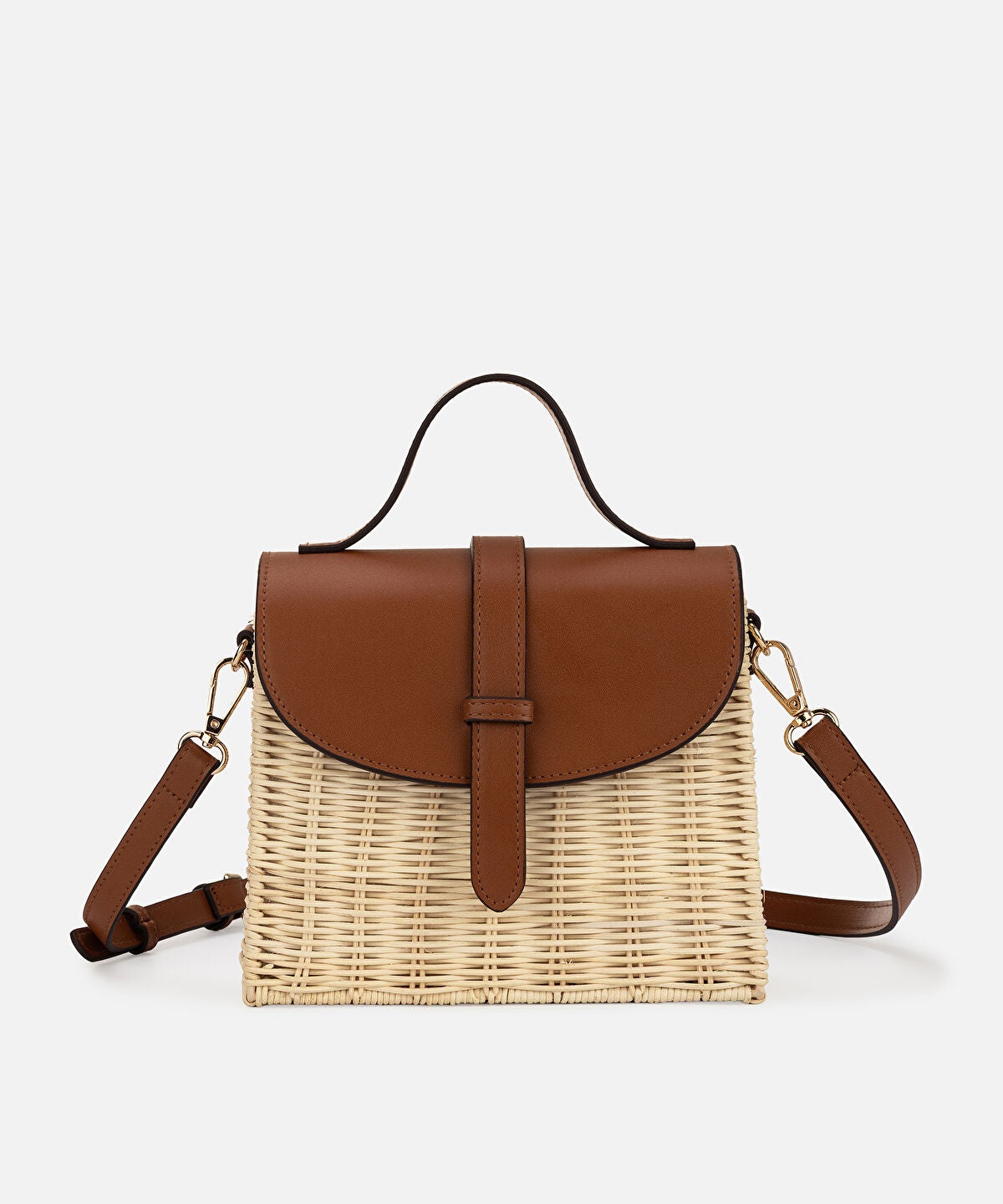 Zoomed Contrast Flap Rattan Bag