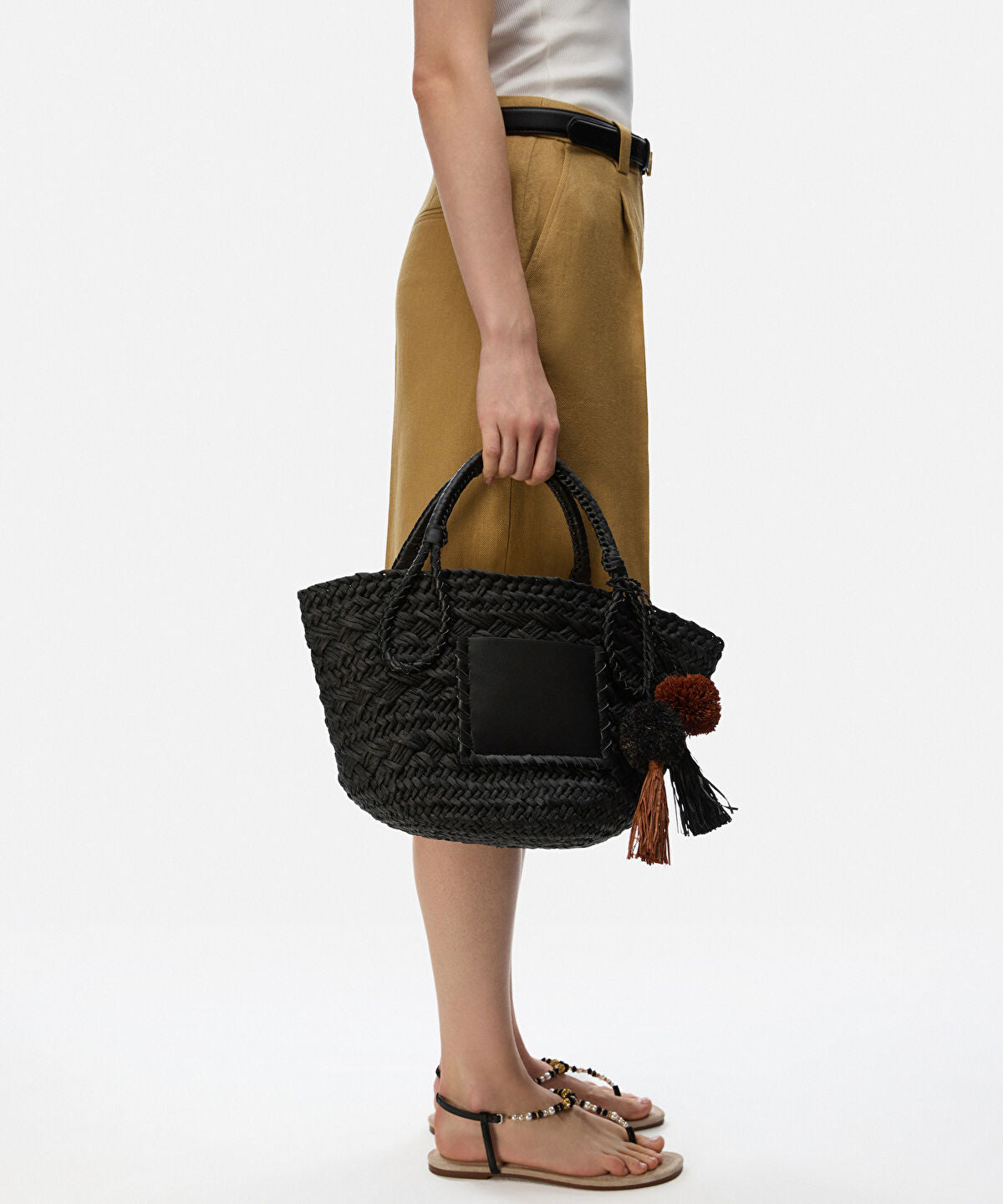 Zoomed Contrast Tassel Bag