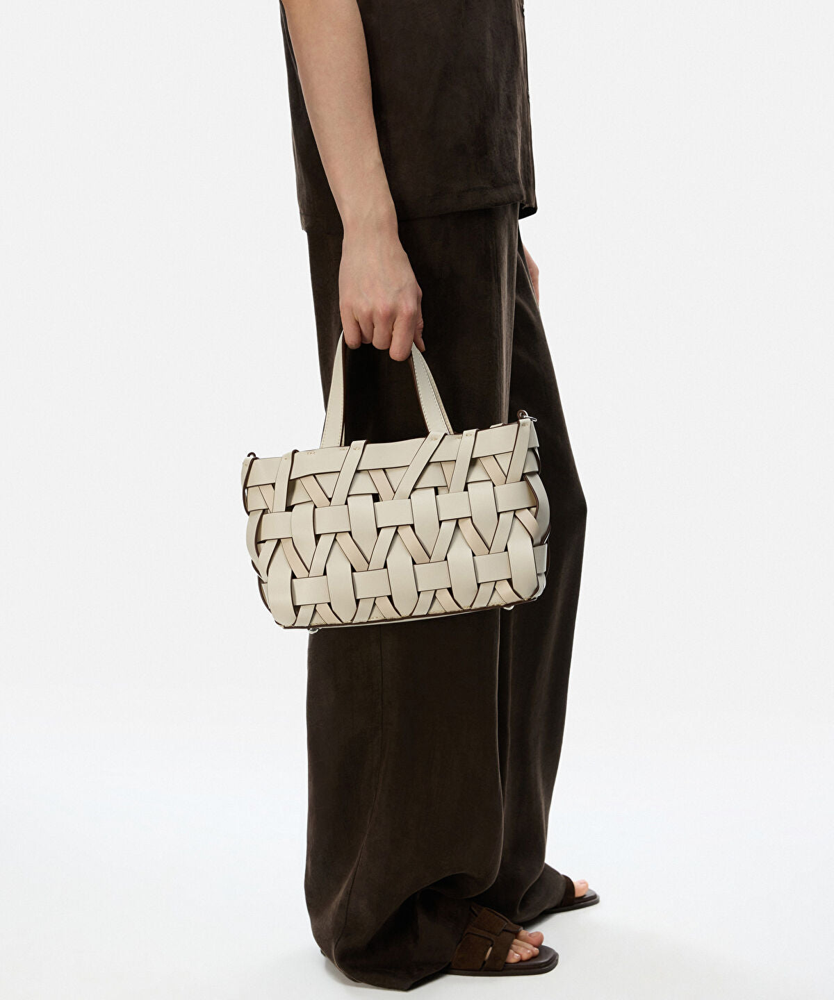 Zoomed Double Handle Woven Bag