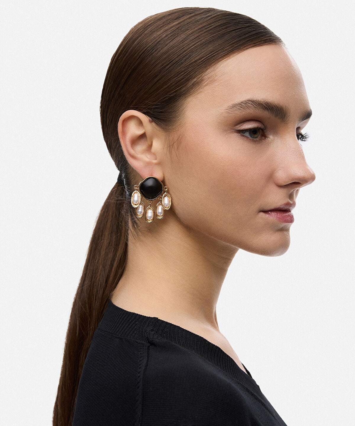Zoomed Faux Pearl Embellished Dangle Earrings