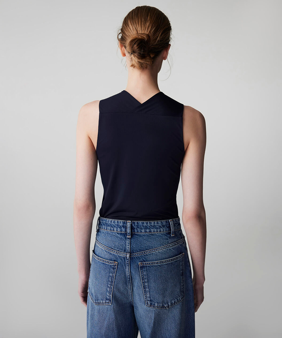 Zoomed Crossover Back V-Neck T-Shirt