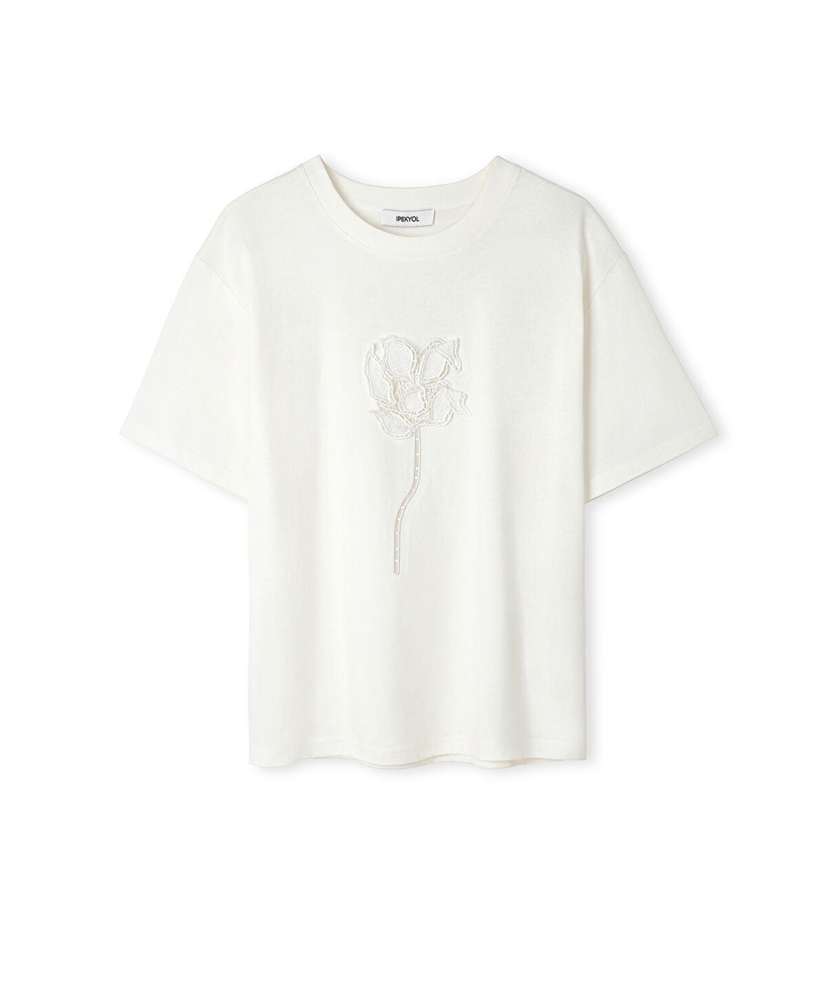 Zoomed Floral Applique T-Shirt
