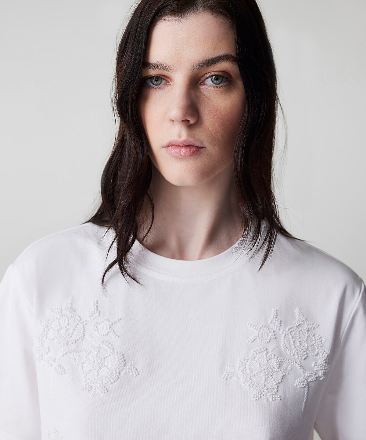 Zoomed Floral Embroidery T-Shirt
