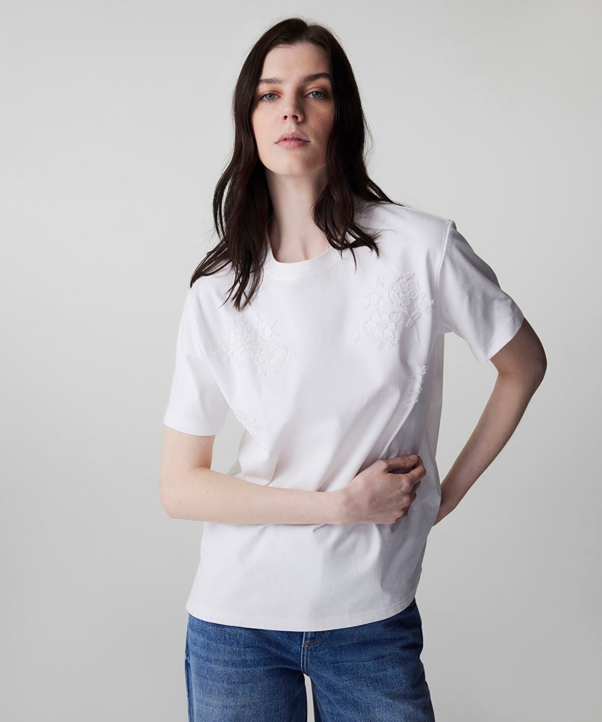 Zoomed Floral Embroidery T-Shirt
