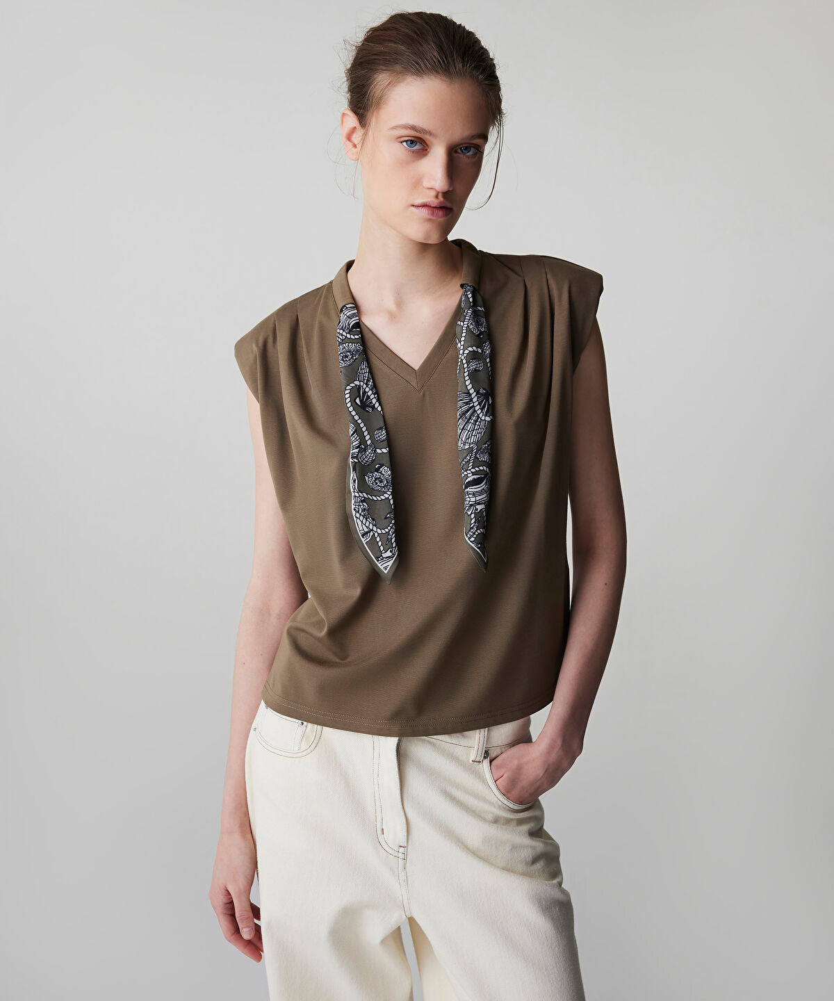 Zoomed T-Shirt with Printed Scarf