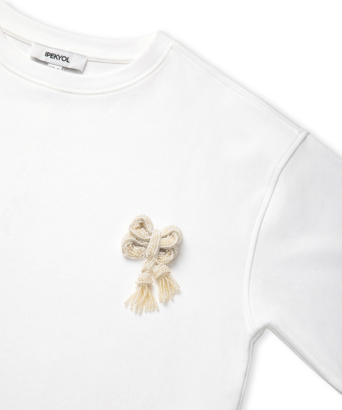 Zoomed T-Shirt with Faux Pearls