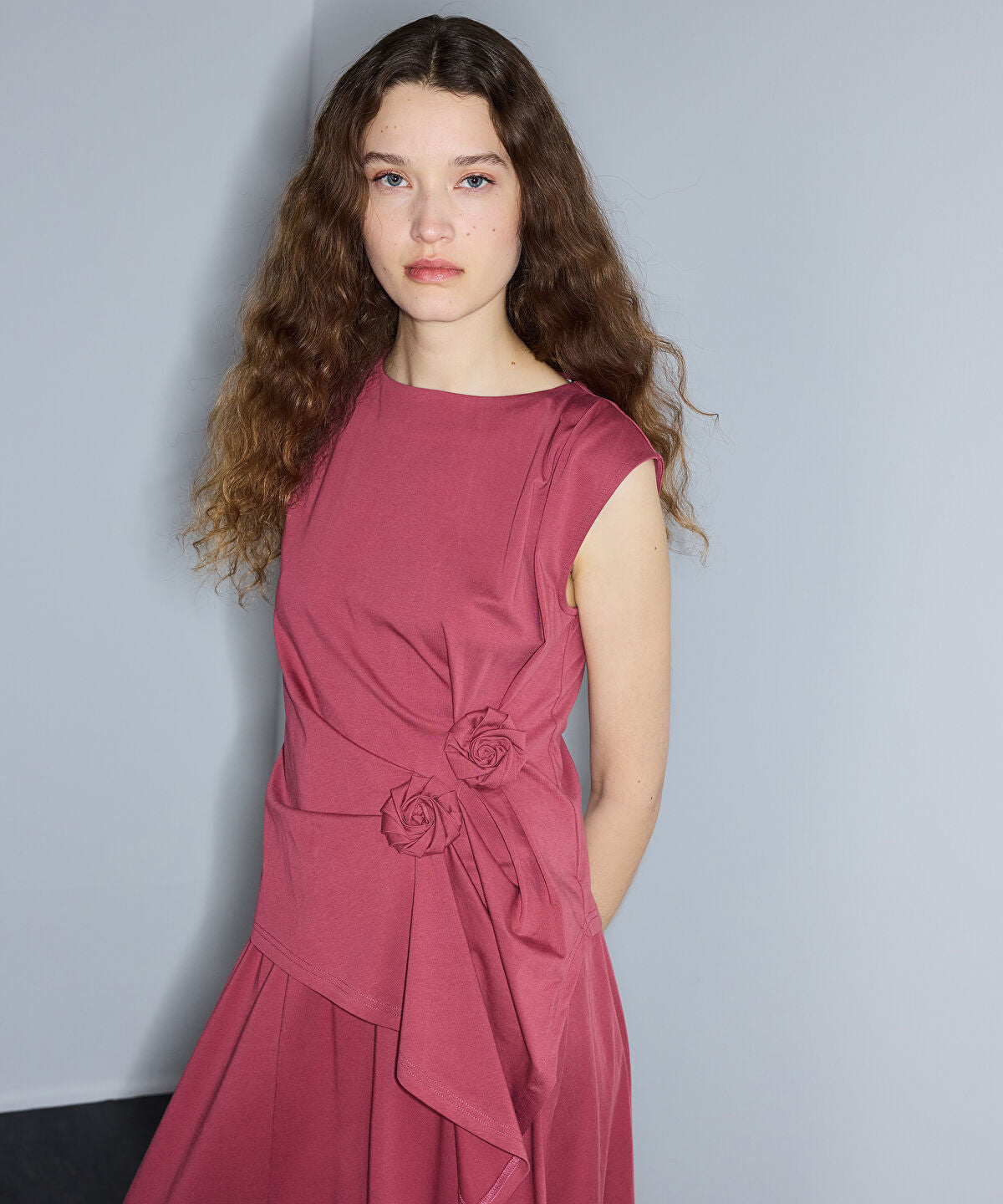 Zoomed Asymmetric T-Shirt with Floral Applique