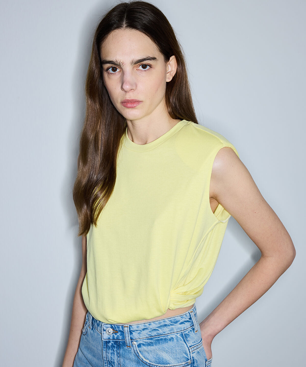 Zoomed T-Shirt with Shoulder Pads