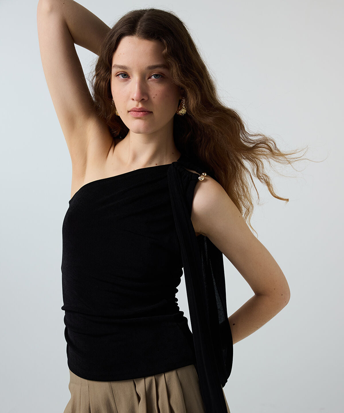 Zoomed Asymmetric T-Shirt with Metal Accent