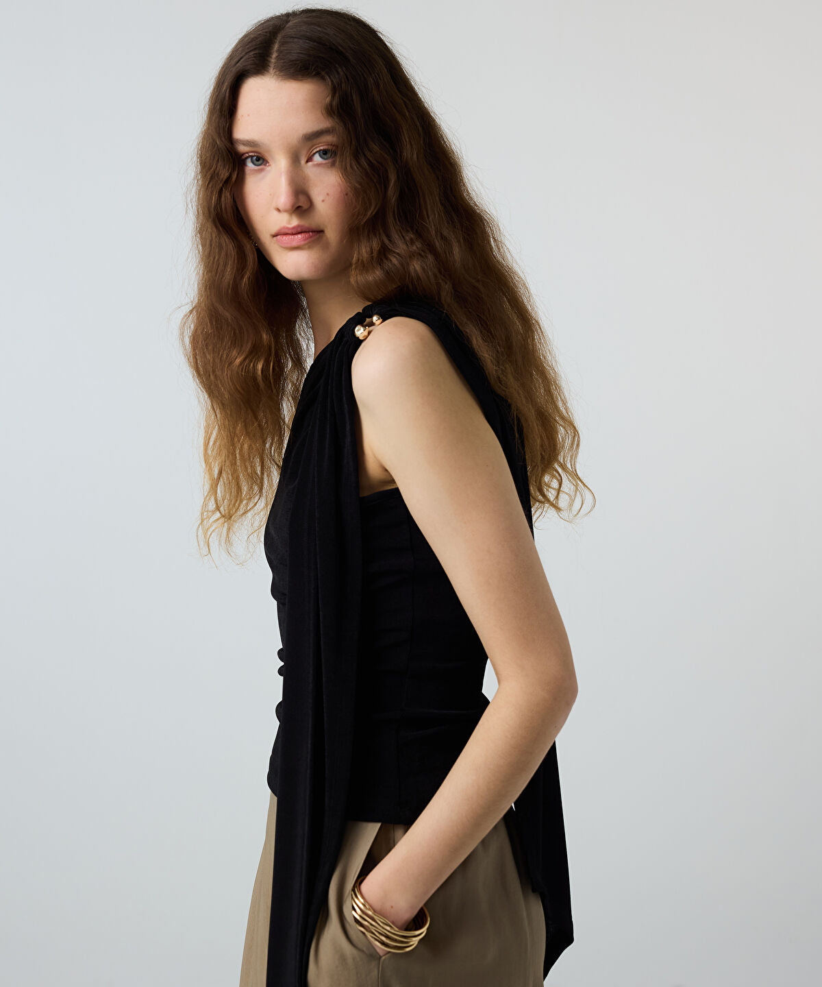 Zoomed Asymmetric T-Shirt with Metal Accent