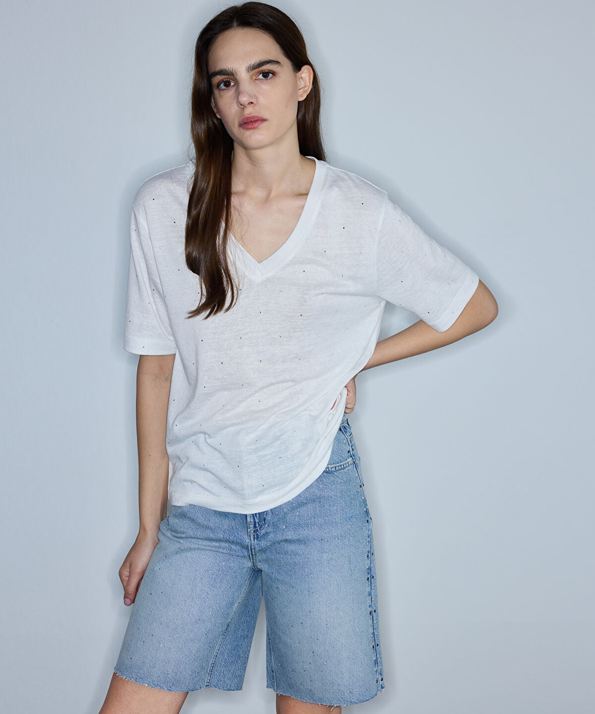 Zoomed Rhinestone V-Neck T-Shirt 