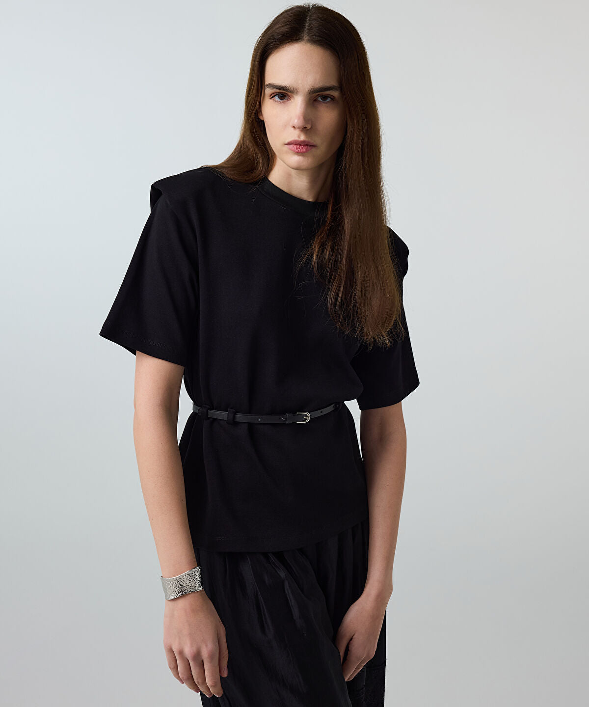 Zoomed Belted Crew Neck T-Shirt