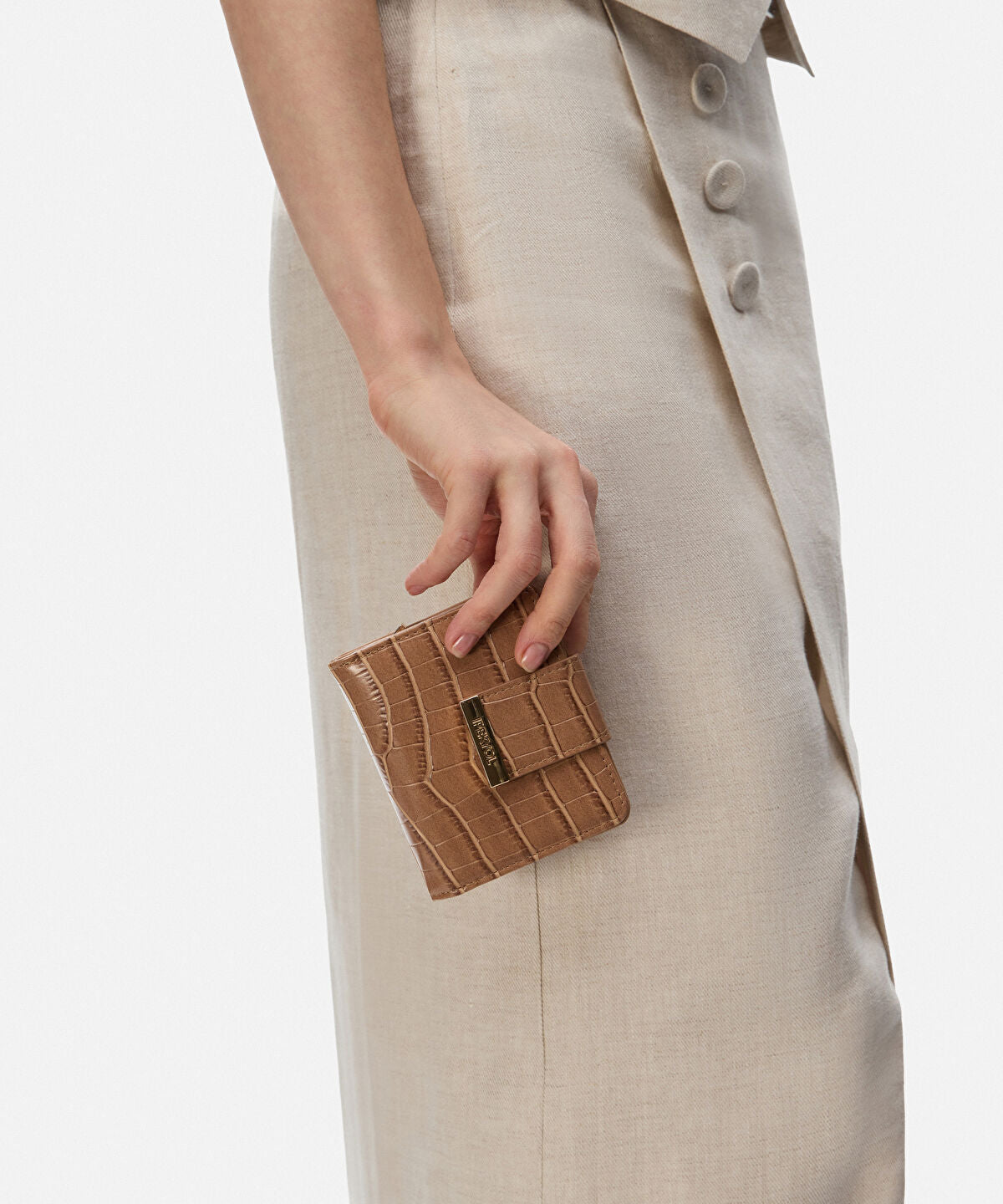 Zoomed Croc-Effect Wallet