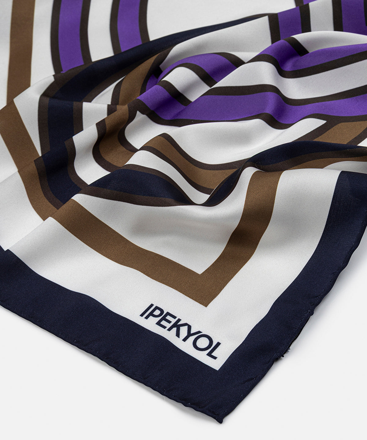 Zoomed Printed Scarf