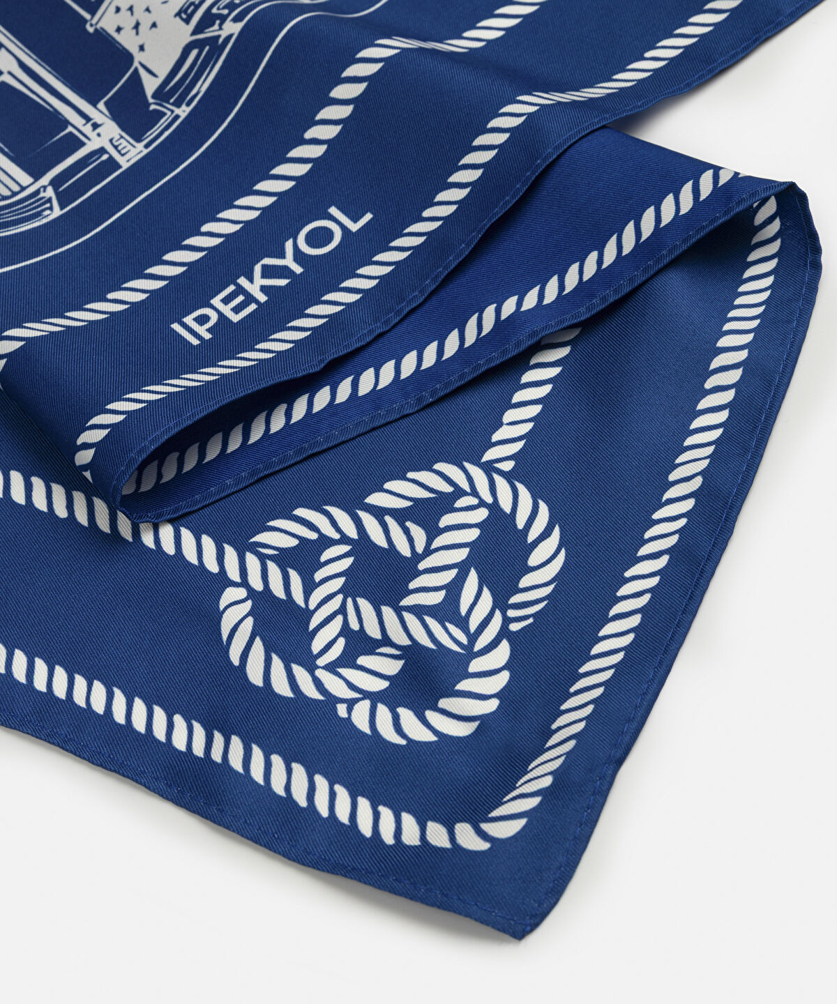 Zoomed Printed Scarf