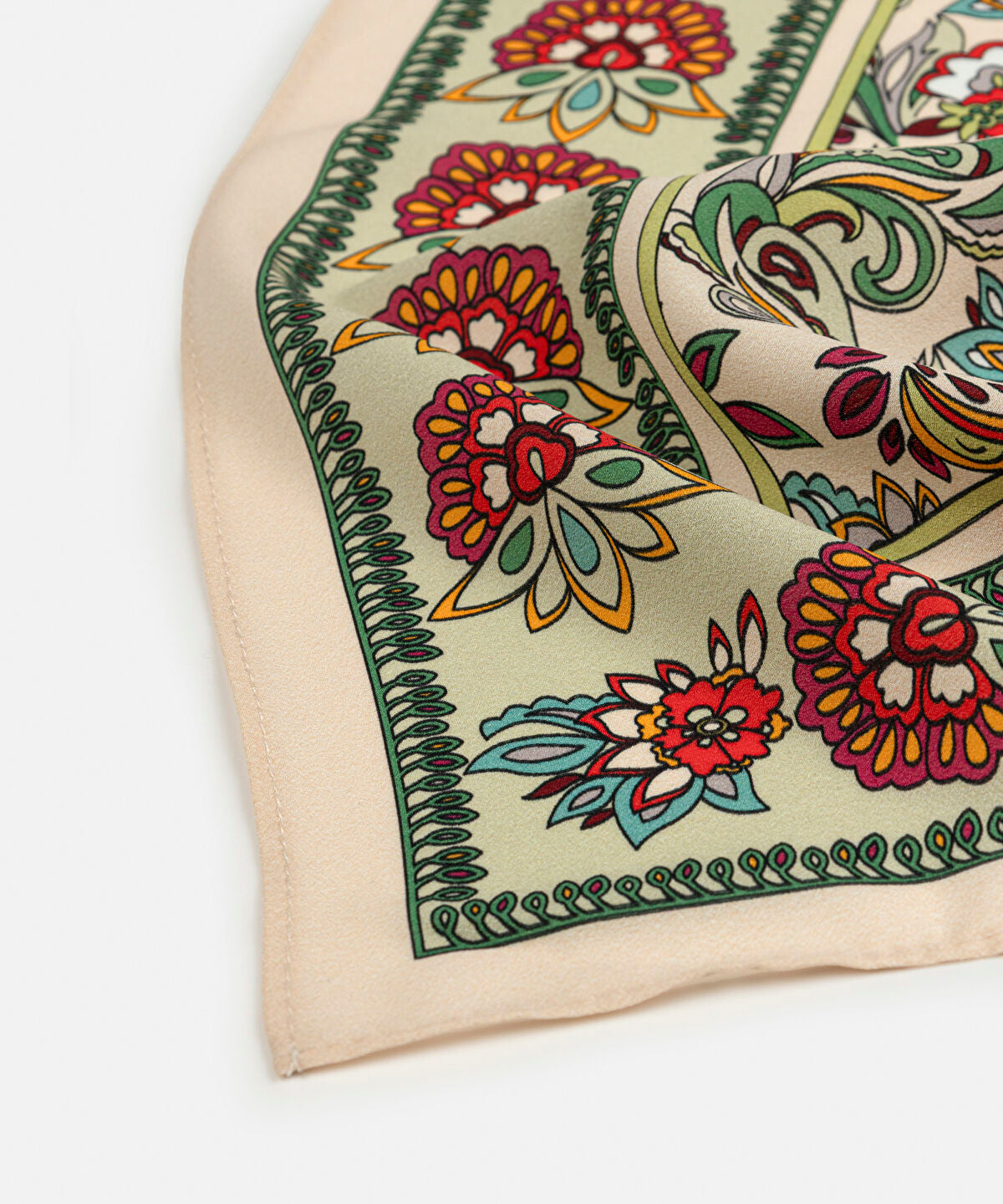 Zoomed Printed Scarf