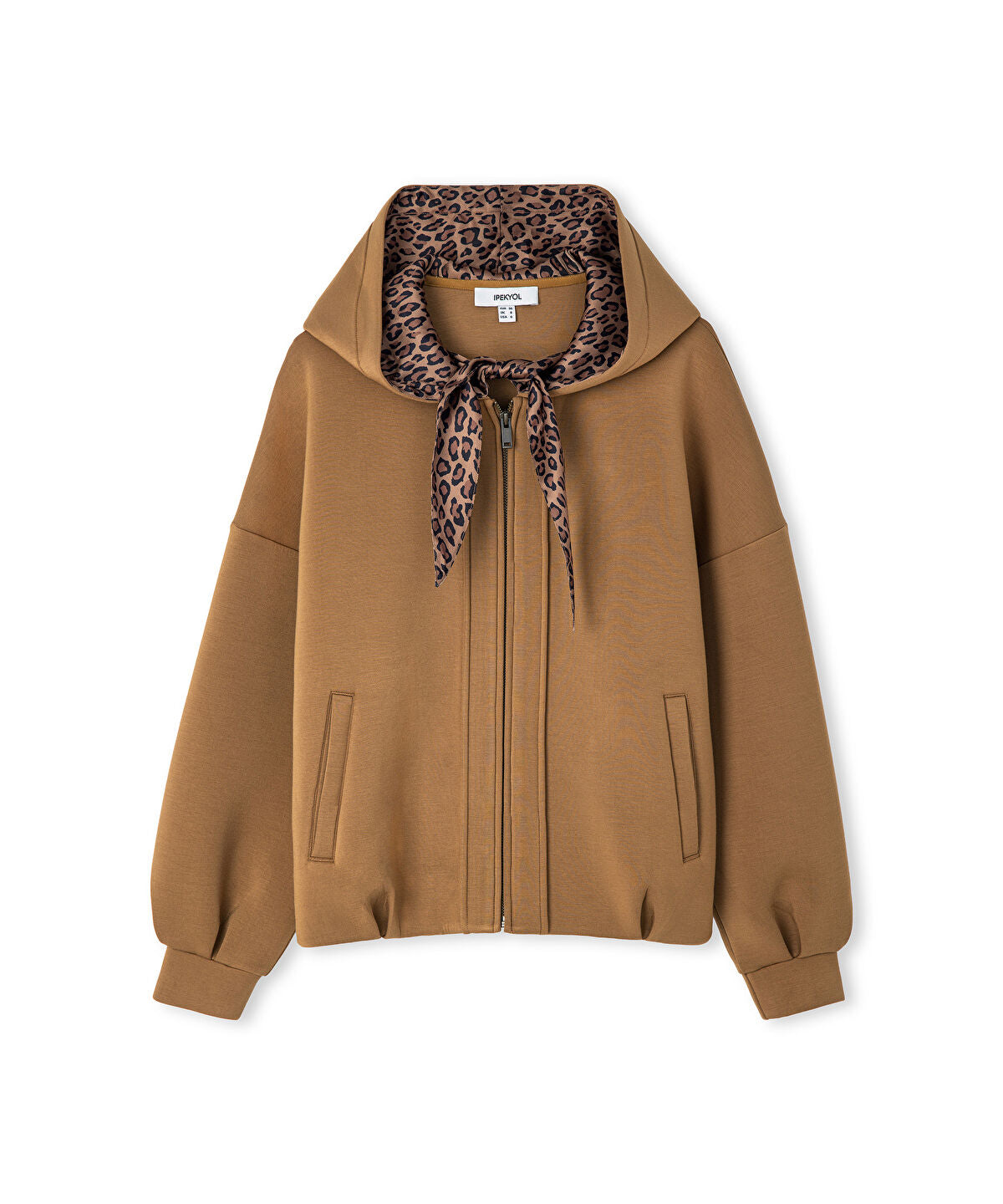 Zoomed Leopard Scarf Detail Sweatshirt