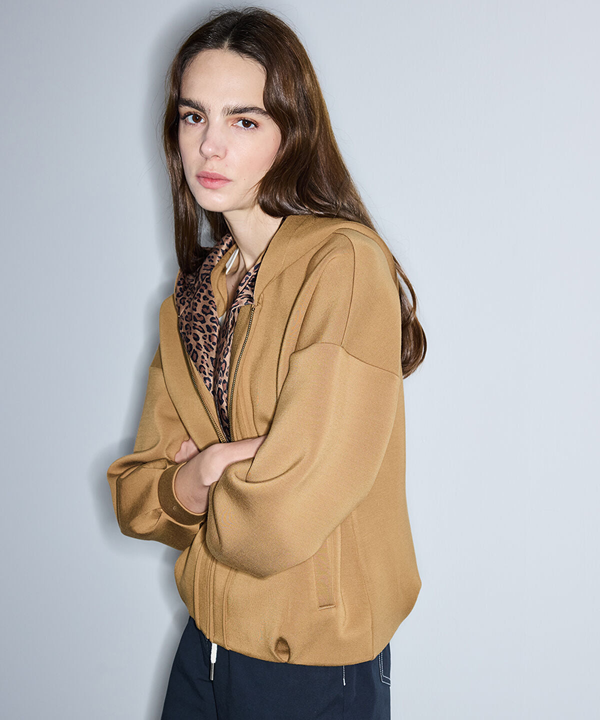 Zoomed Leopard Scarf Detail Sweatshirt