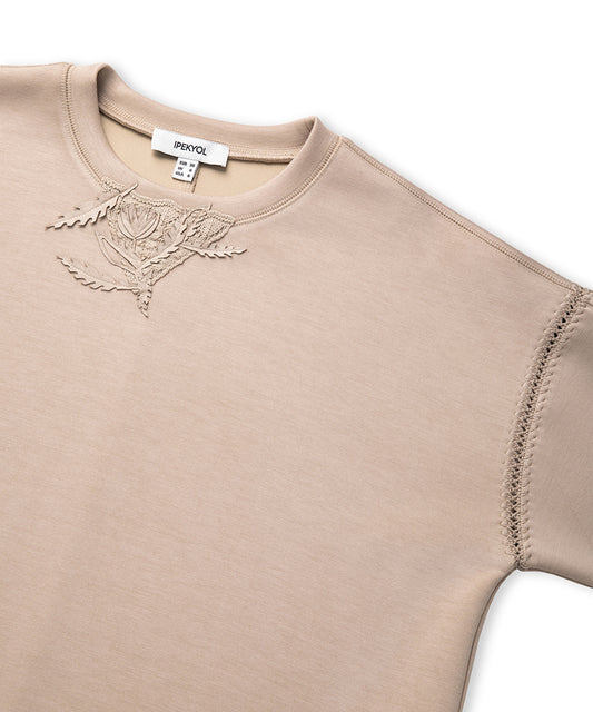 Floral Applique Sweatshirt