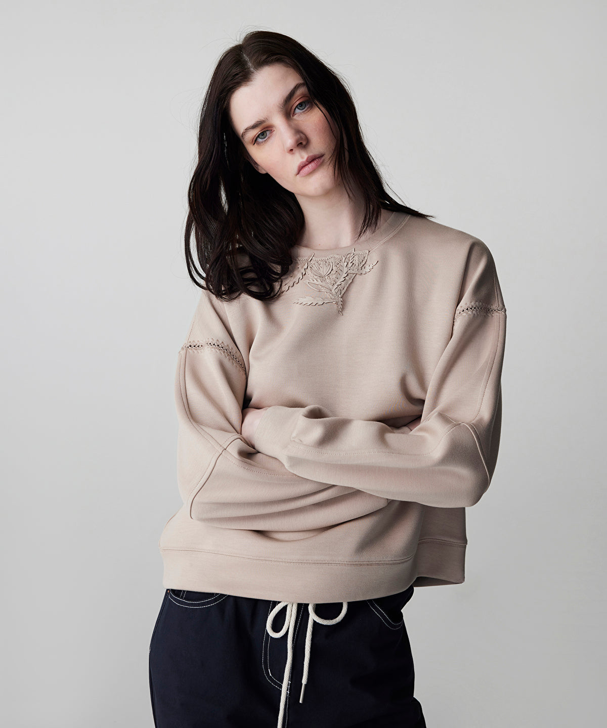 Zoomed Floral Applique Sweatshirt