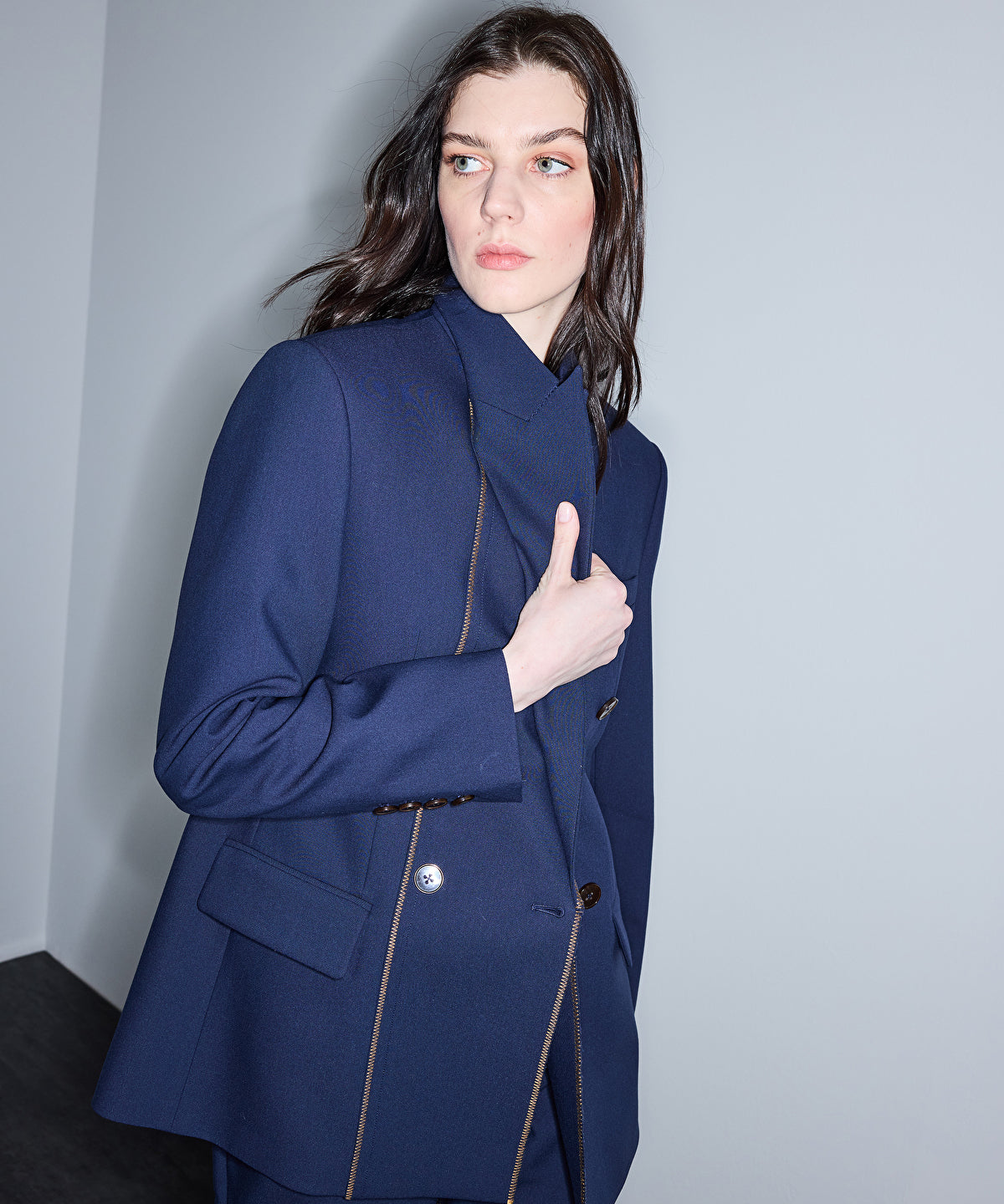 Zoomed Contrast Stitch Double-Breasted Blazer