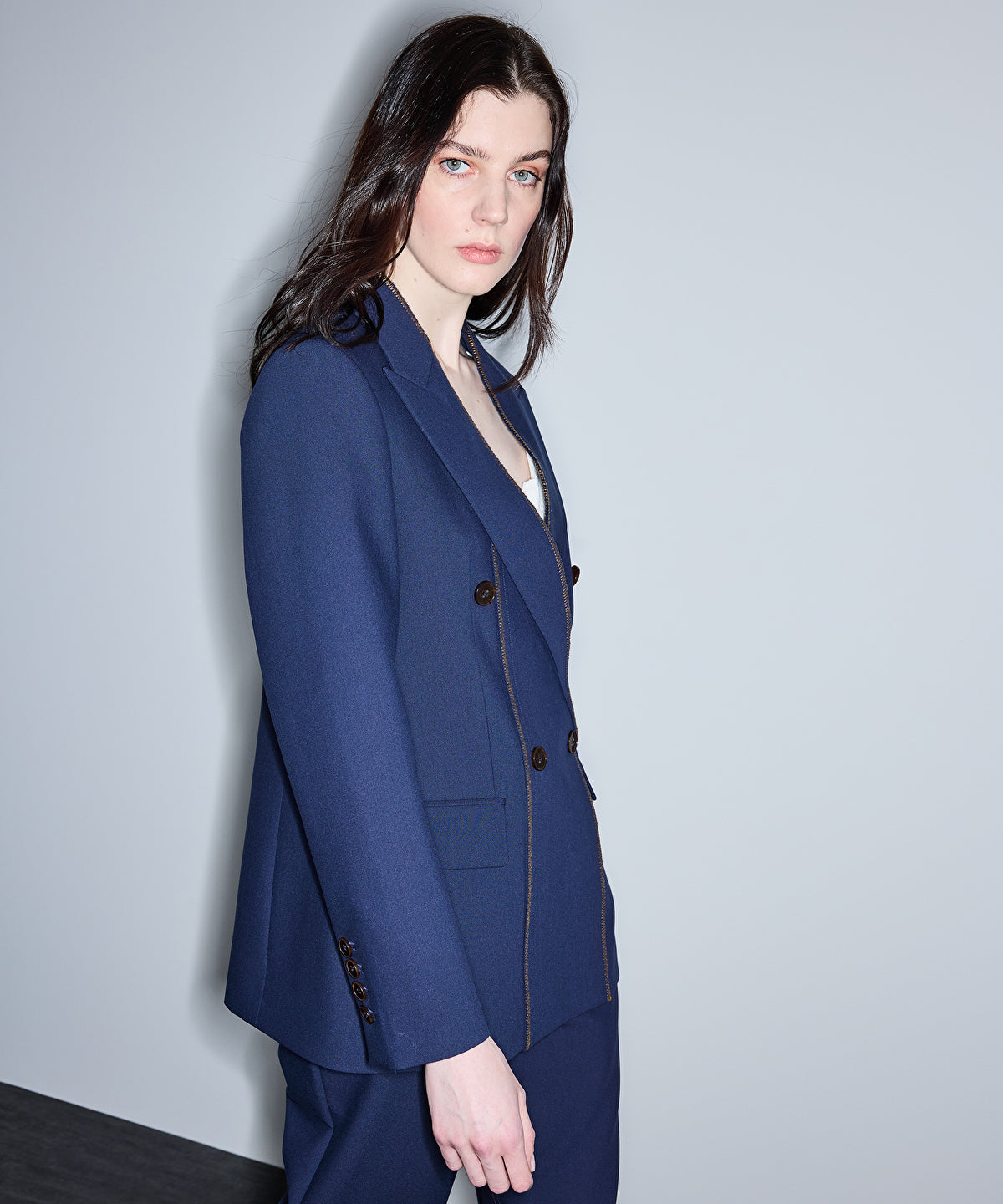 Zoomed Contrast Stitch Double-Breasted Blazer