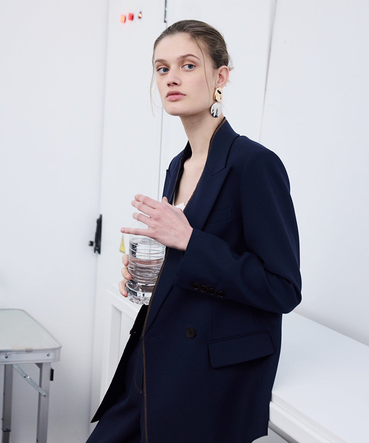 Zoomed Contrast Stitch Double-Breasted Blazer