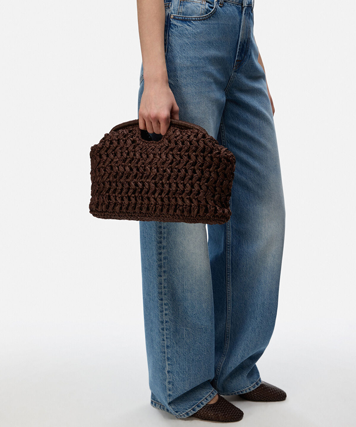 Zoomed Straw Effect Clutch