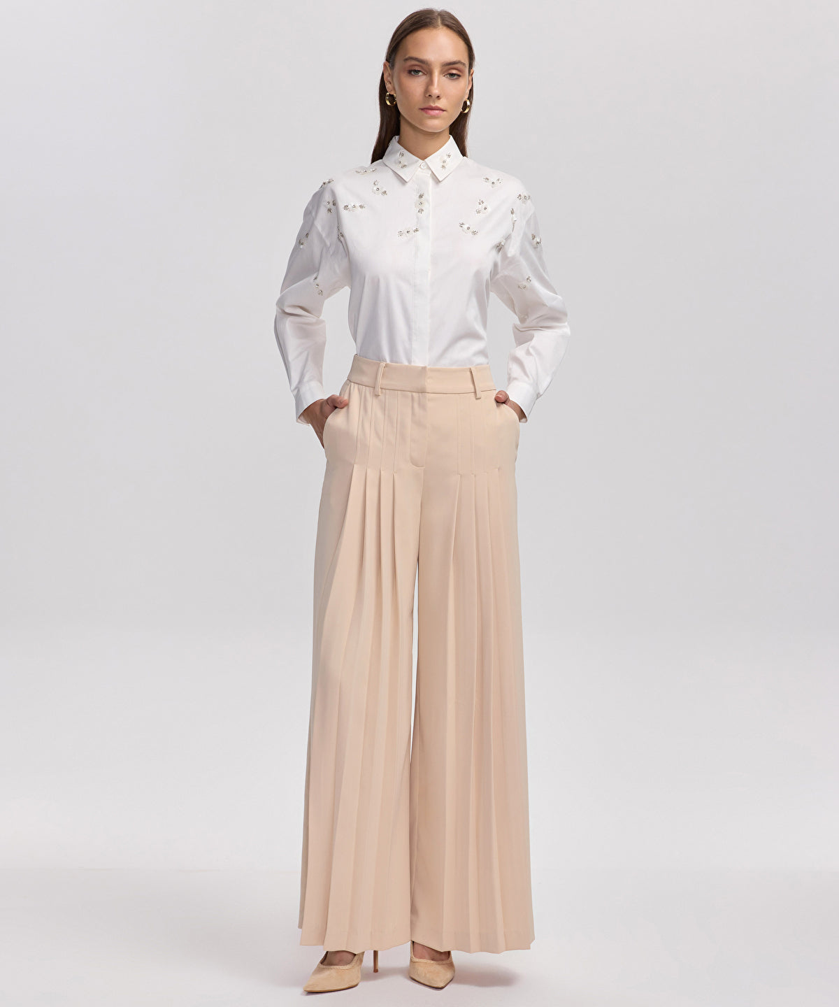 Zoomed Pleated Trousers