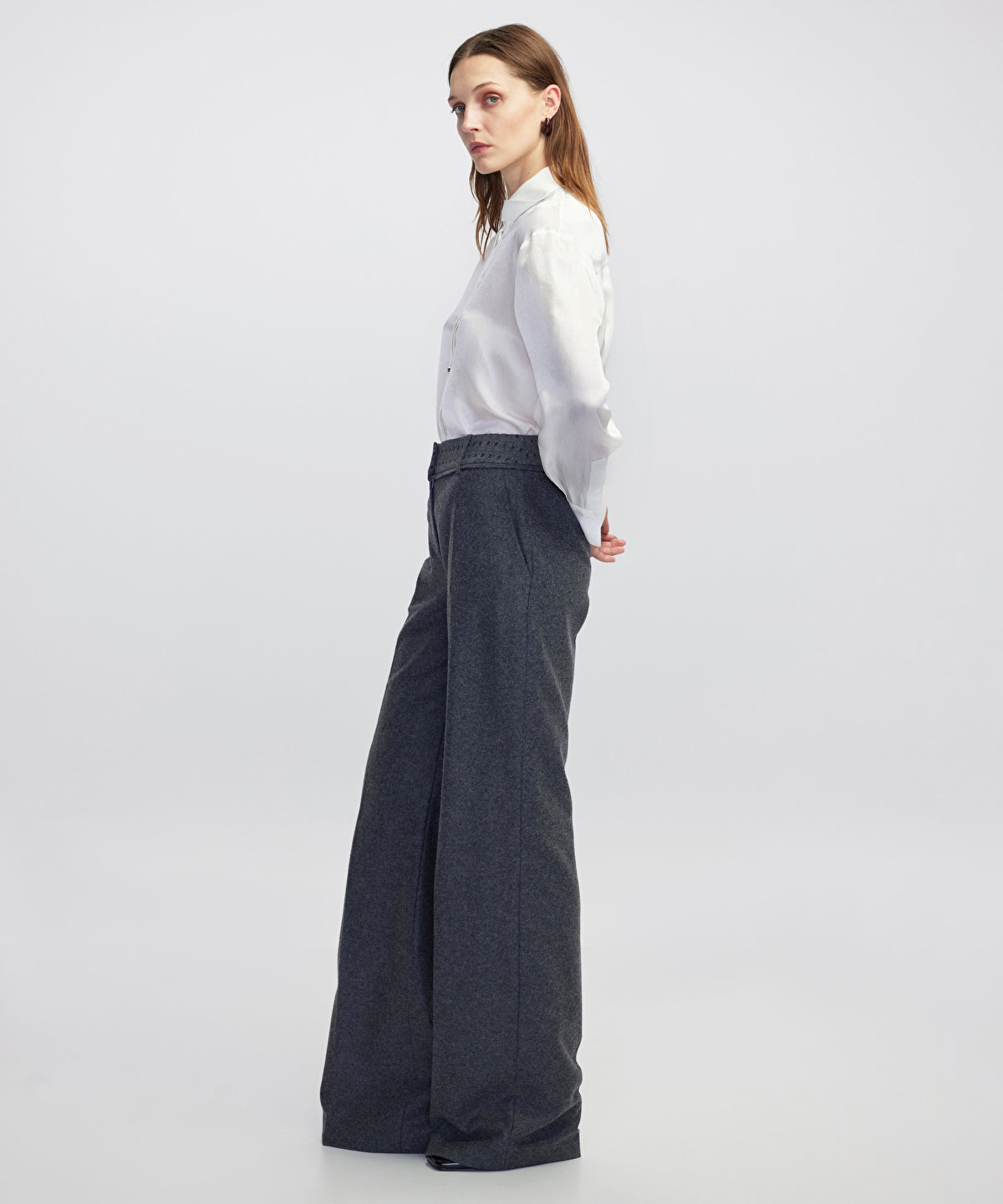 Zoomed Cutout Trousers