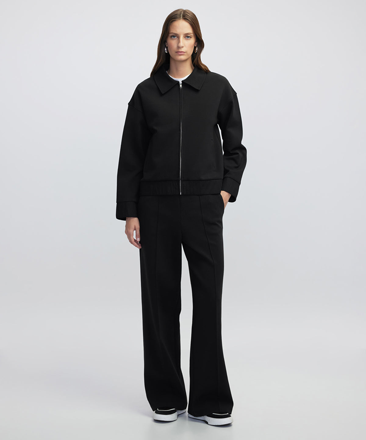 Zoomed Elastic Waist Wide-Leg Trousers
