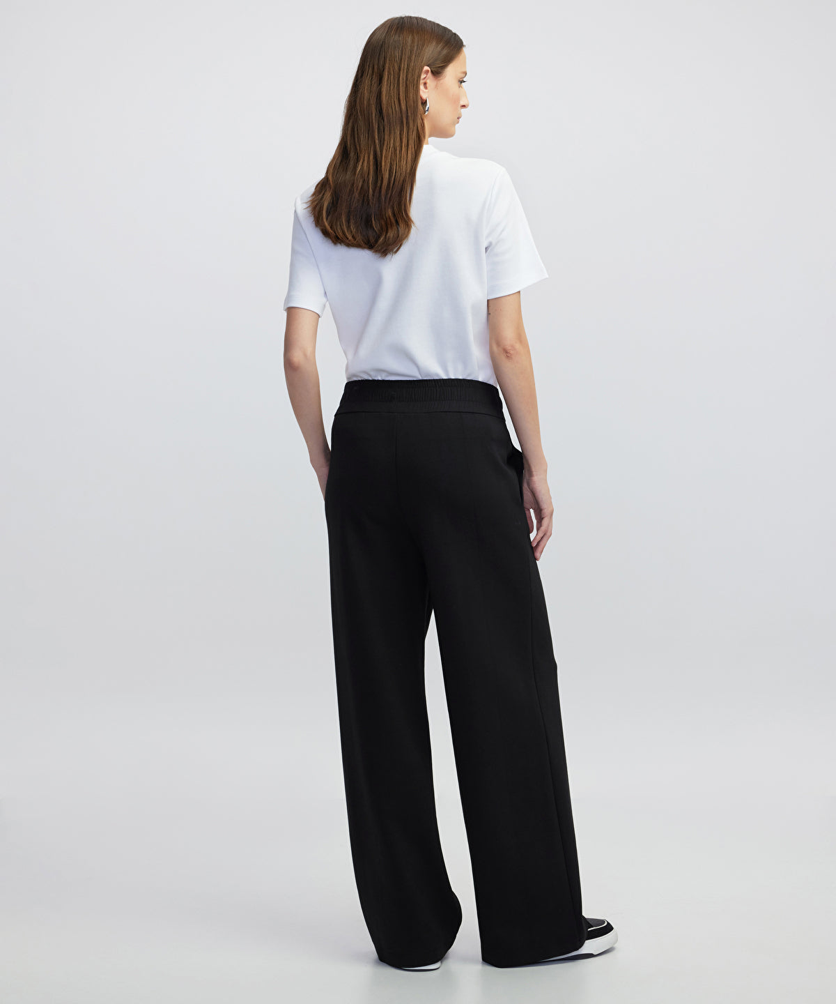 Zoomed Elastic Waist Wide-Leg Trousers