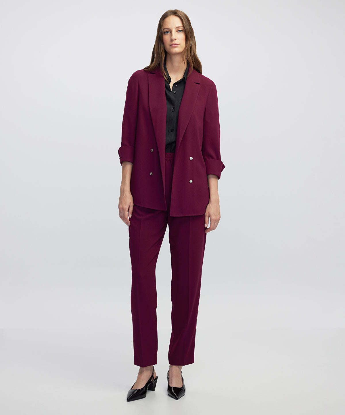 Zoomed Elastic Waist Carrot Trousers