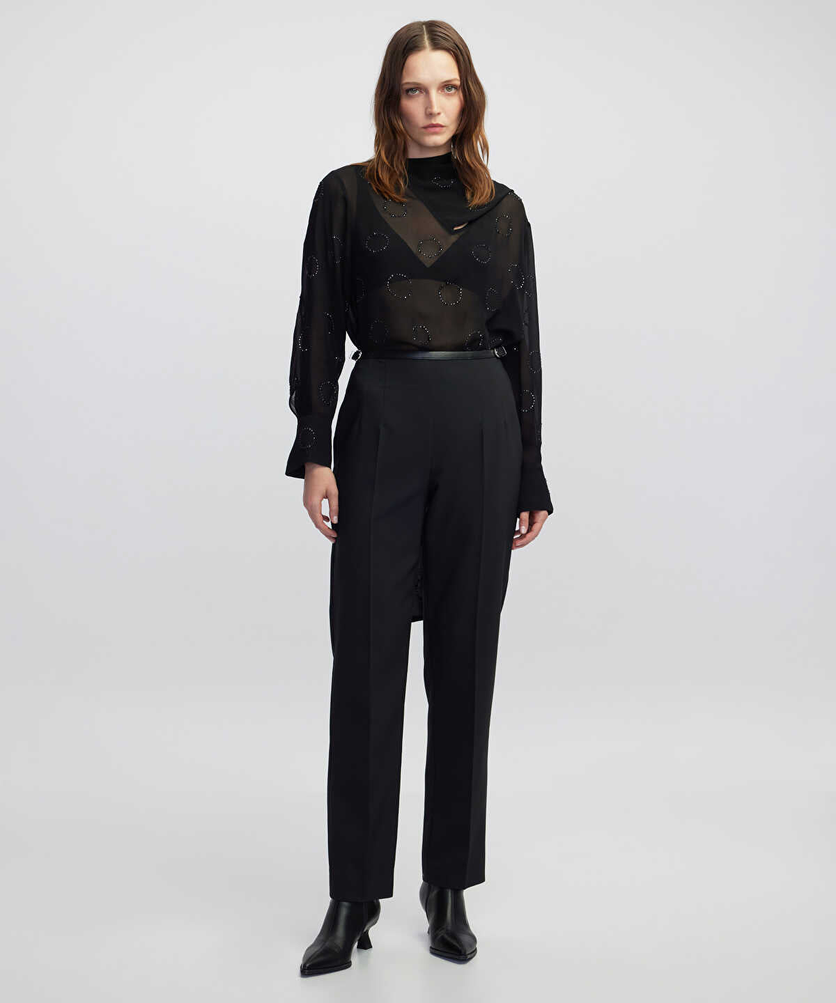 Belted Carrot Fit Trousers