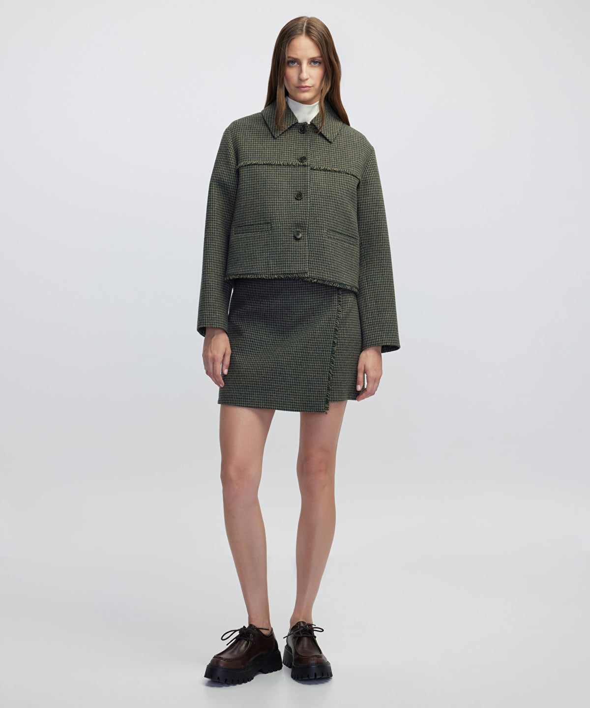 Zoomed Houndstooth Mini Skirt