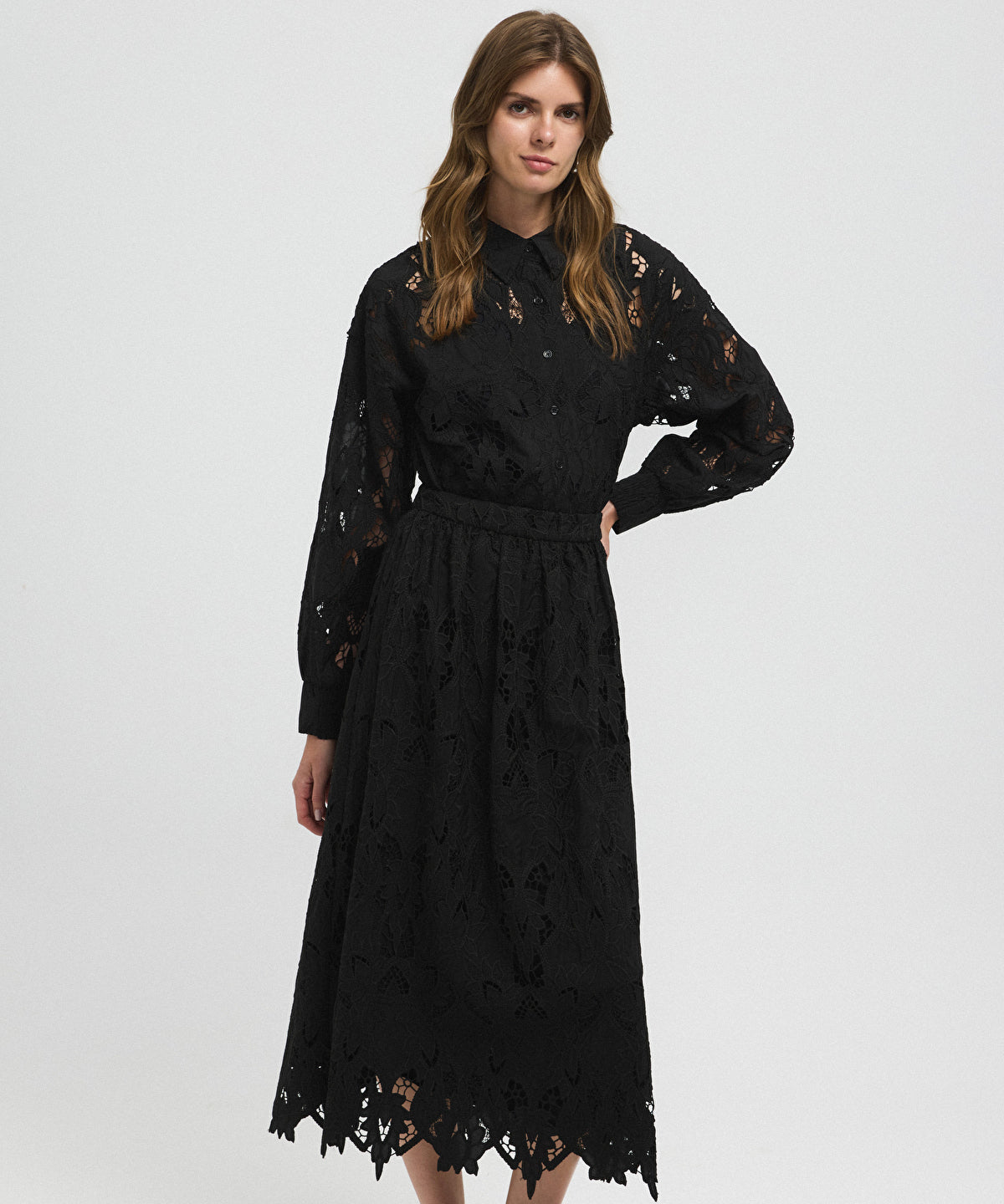 Zoomed Lace Skirt