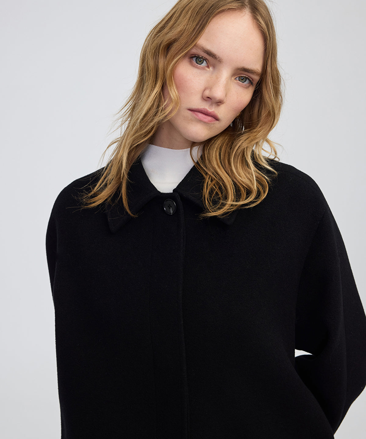 Zoomed Wide Pocket Coat