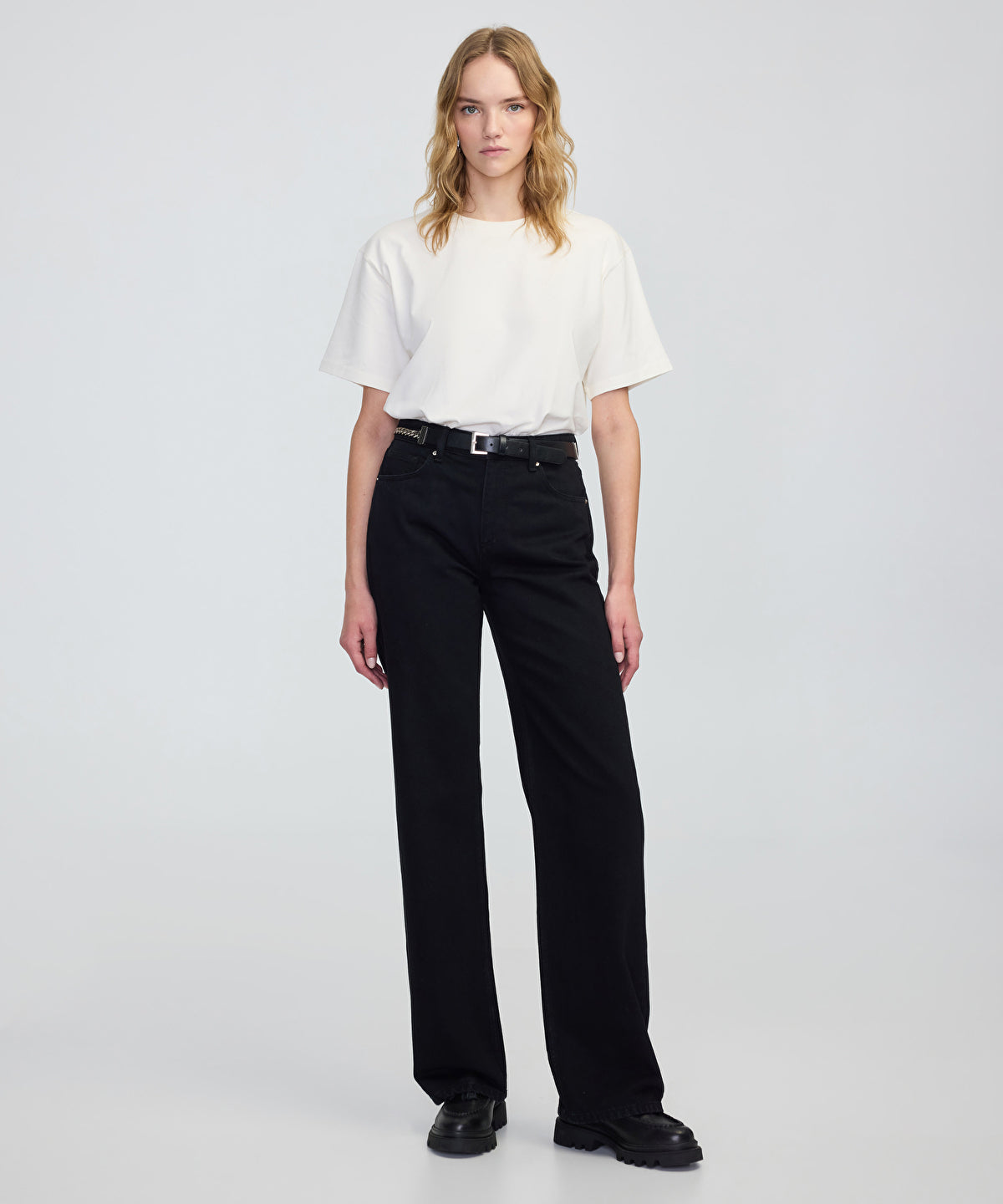 Zoomed Belted Wide-Leg Jeans