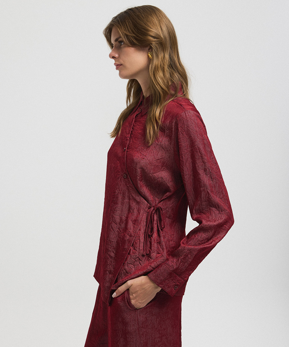 Zoomed Asymmetric Tie Waist Shirt 